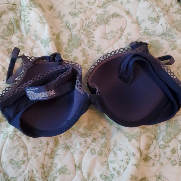 2 Bras - Picture 6 of 10
